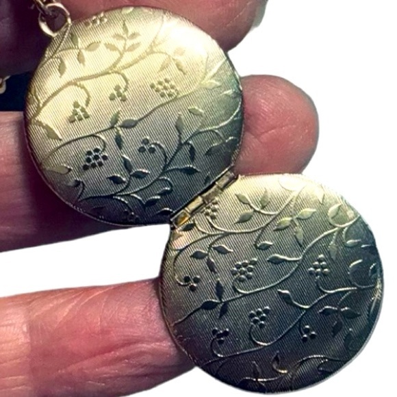 Long Multi Strand Gold Necklace with Locket Five Gold Tone Chains and Locket - Picture 4 of 12